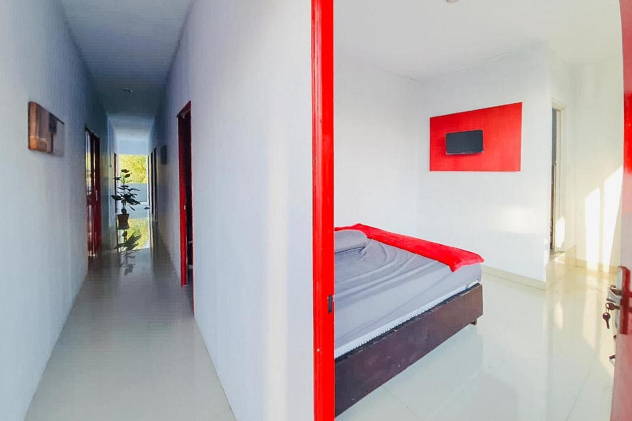 Sky Residence Tomohon Mitra Reddoorz Exterior photo